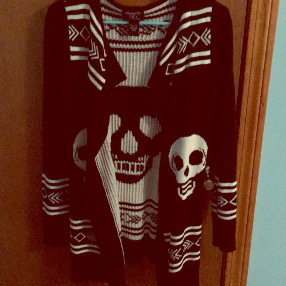 Oversized patterned cardigan, never worn